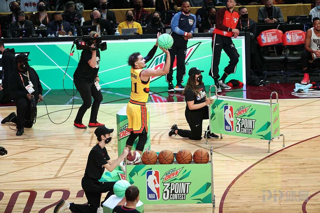 现效力于尤 现效力于尤